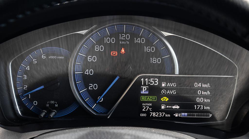 Toyota Corolla Fielder Hybrid  Push Start image 312967