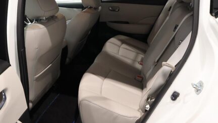 Nissan Leaf X Model, 84.6% SOH, Cruise control image 318536