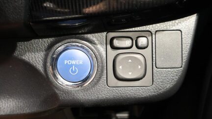 Toyota Vitz Hybrid F Safety Edition, Push Start image 317018