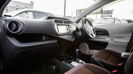 Toyota Aqua G model , Push Start, Reverse Camera image 300105