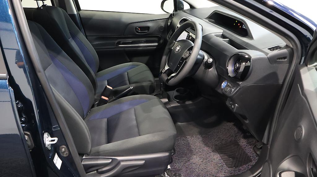 Toyota Aqua S Model, Push Start, Low KMS image 318171