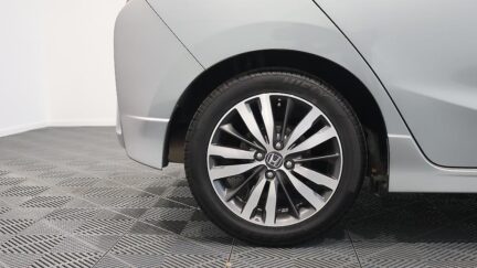 Honda Fit Hybrid S-Package image 306942