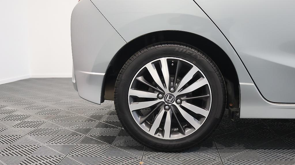 Honda Fit Hybrid S-Package image 306942