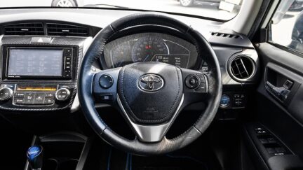 Toyota Corolla Fielder Hybrid  Push Start image 312968