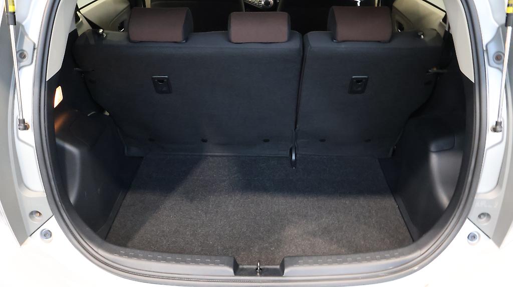 Toyota Aqua G model , Push Start, Reverse Camera image 316459