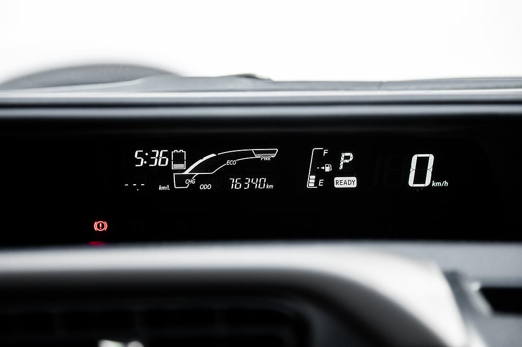 Toyota Aqua G model , Push Start, Reverse Camera image 300101