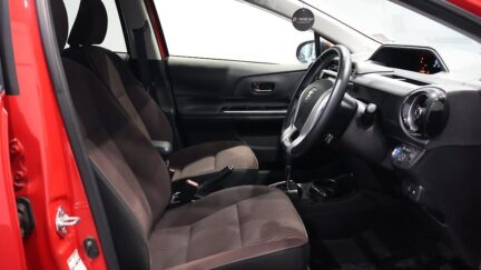 Toyota Aqua G Model, Push Start, Reverse camera, Cruise Control image 312699