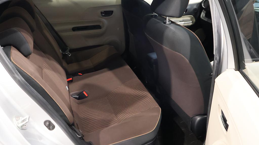Toyota Aqua G model , Push Start, Reverse Camera image 316462