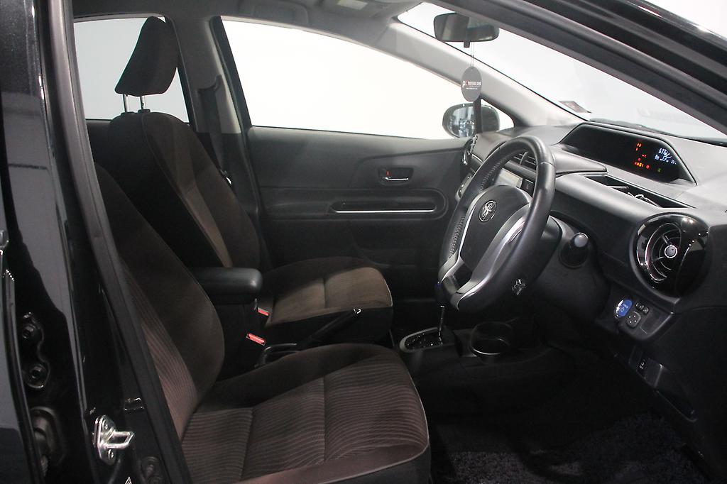 Toyota Aqua G model , Push Start image 307558