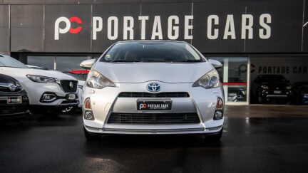 Toyota Aqua G model , Push Start, Reverse Camera image 300088