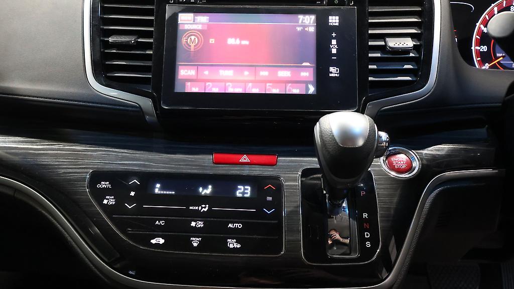 Honda Odyssey Absolute image 302790