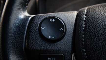 Toyota Corolla Fielder Hybrid  Push Start image 312970