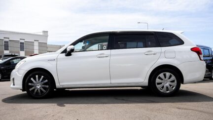 Toyota Corolla Fielder Hybrid  Push Start image 312957