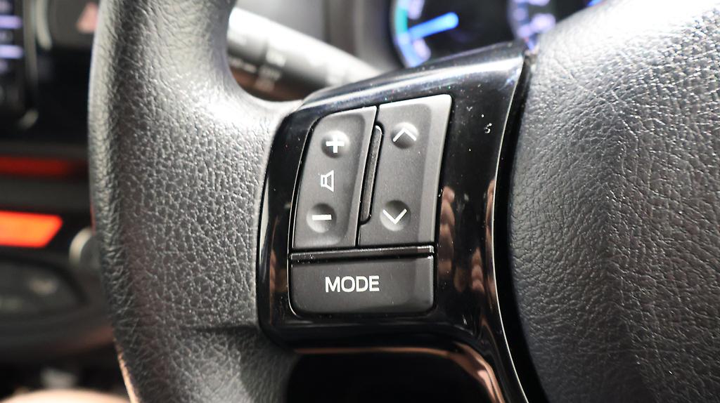 Toyota Vitz Hybrid F Safety Edition, Push Start image 317022