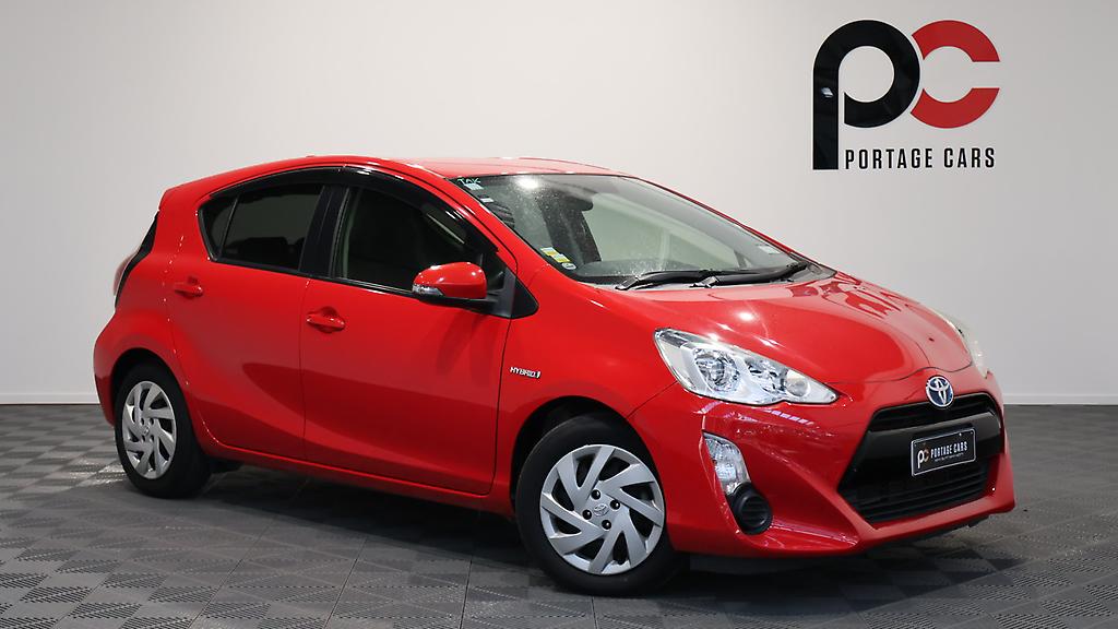 Toyota Aqua G Model, Push Start, Reverse camera, Cruise Control image 300394