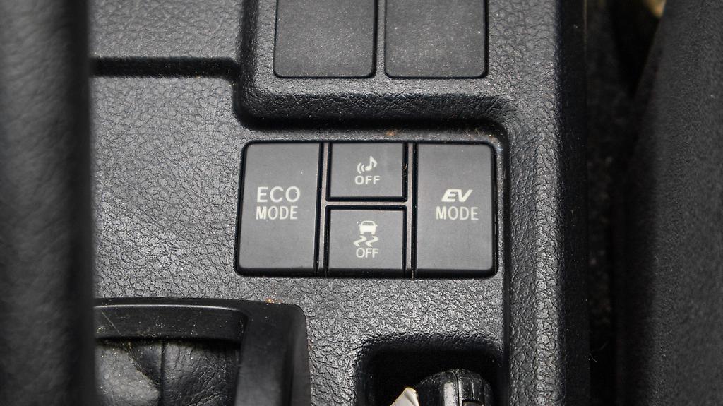 Toyota Corolla Fielder Hybrid  Push Start image 312961