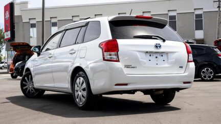 Toyota Corolla Fielder Hybrid  Push Start image 312958