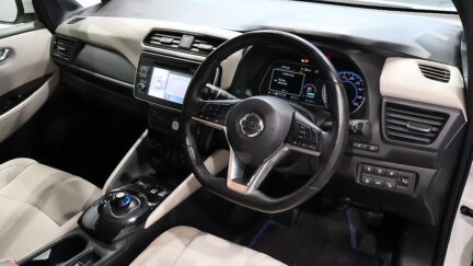 Nissan Leaf X Model, 84.6% SOH, Cruise control image 318539