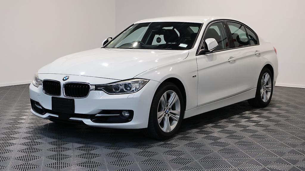 Bmw 320i Sport image 303378