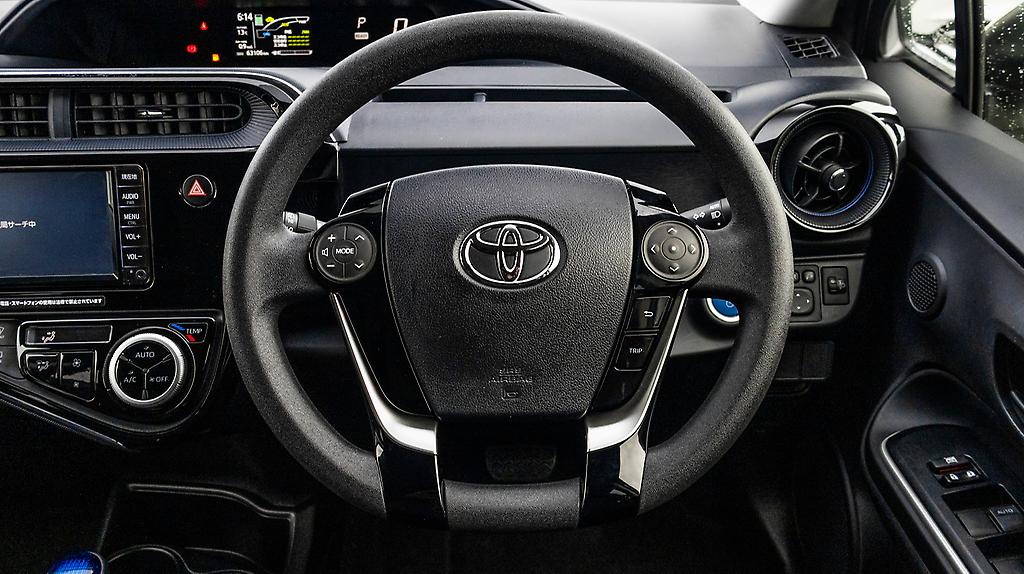 Toyota Aqua S Model , Reverse Camera, Push Start image 304298