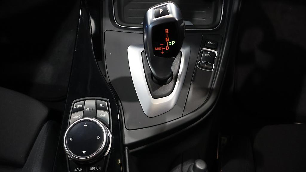 Bmw 320i Sport image 303391