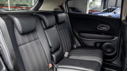 Honda Vezel Hybrid Z Top Spec, Half Leather, Reverse camera image 305013