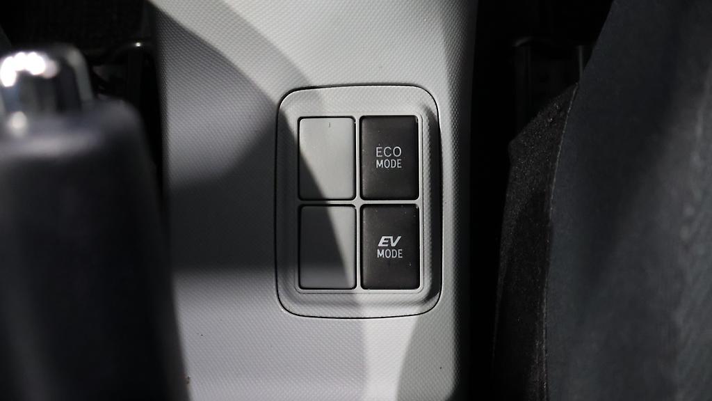 Toyota Aqua S Model, Push Start, Reverse Camera image 306310