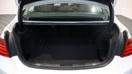 Bmw 320i Sport image 303382