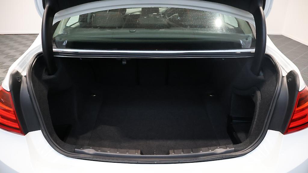 Bmw 320i Sport image 303382