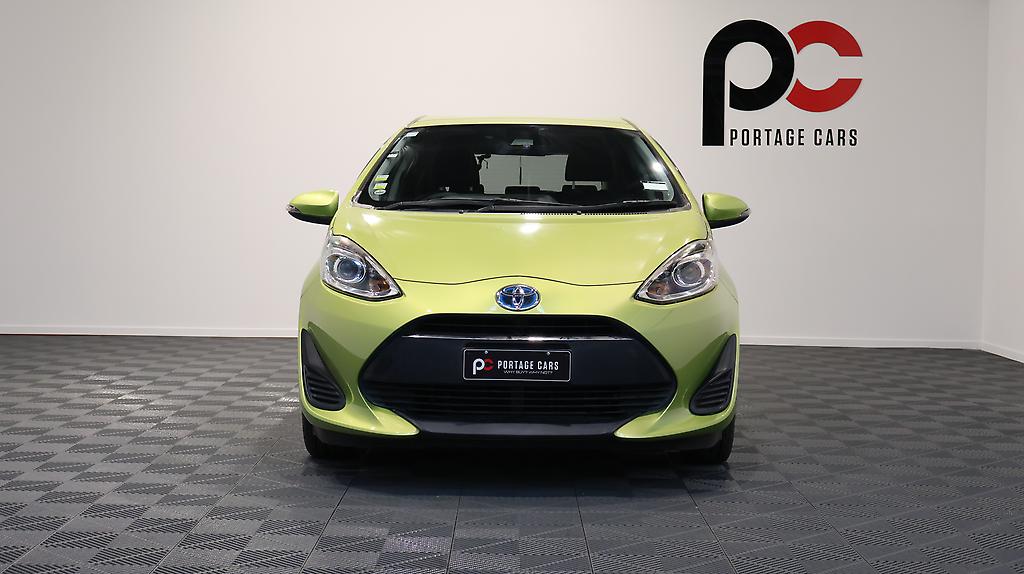 Toyota Aqua S Model, Push Start, Lane Departure Warning – Auto Headlights image 304157