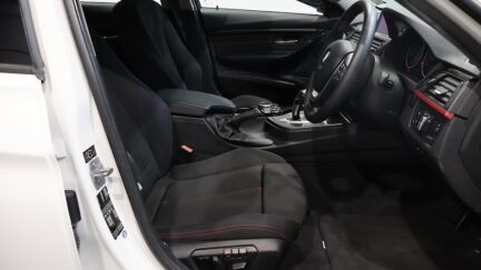 Bmw 320i Sport image 303383