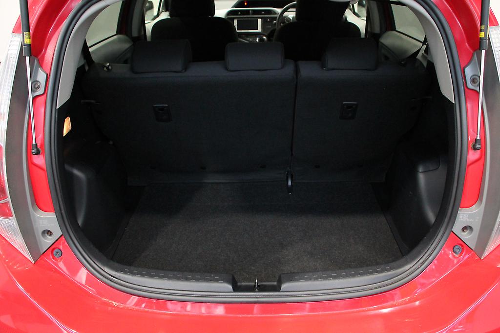 Toyota Aqua S Smart Entry Pkg, Push Start, Reverse Camera, Heated Seats image 308026