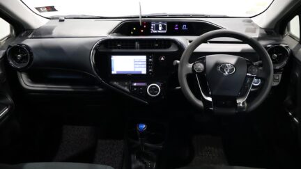 Toyota Aqua S Model, Push Start, Lane Departure Warning – Auto Headlights image 304165