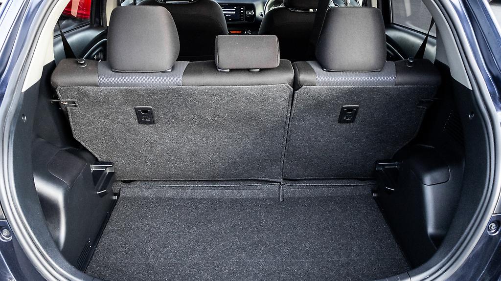 Toyota Vitz Hybrid F Safety Edition image 305425