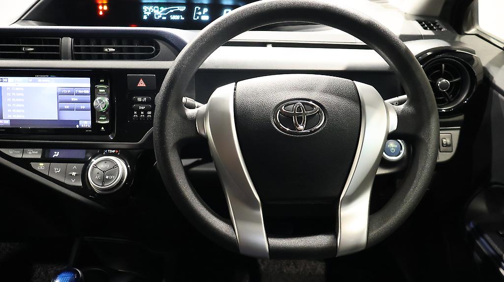 Toyota Aqua  Model, Push Button Start, Reverse Camera image 305753