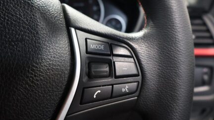 Bmw 320i Sport image 303390