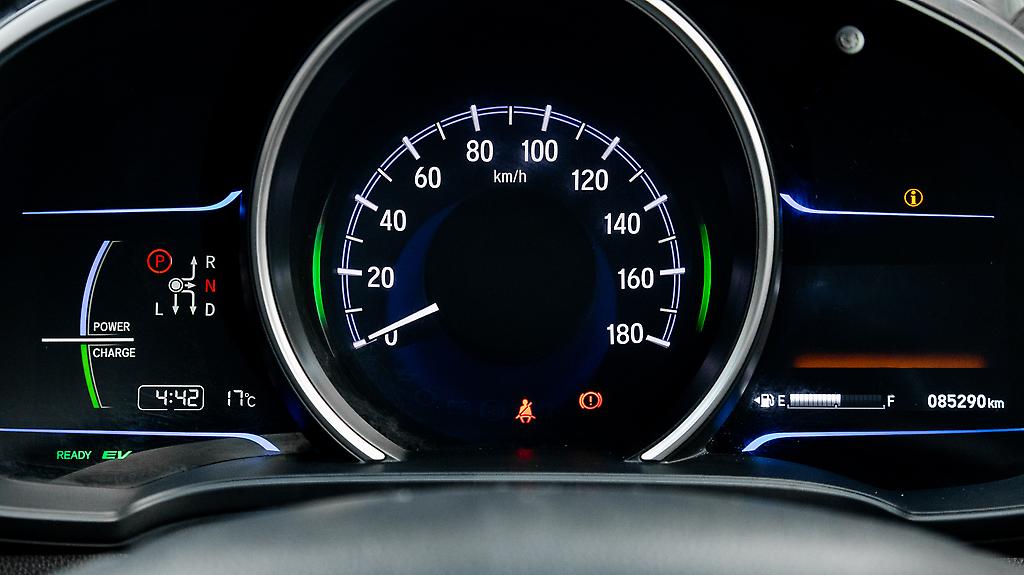 Honda Fit Hybrid L-Package image 318940