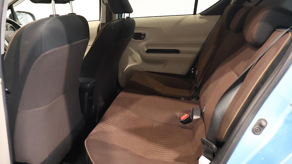 Toyota Aqua G Model, Push Start, Reverse Camera image 307050