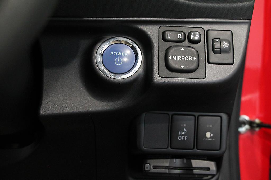 Toyota Aqua S Smart Entry Pkg, Push Start, Reverse Camera, Heated Seats image 308035