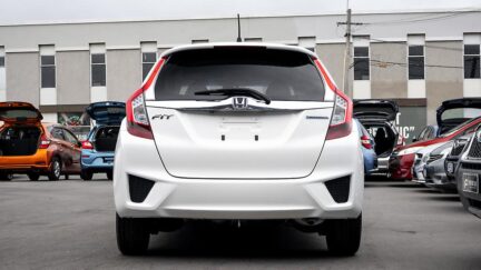 Honda Fit Hybrid L-Package image 318937
