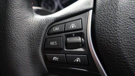 Bmw 320i Sport image 303389