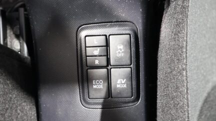 Toyota Aqua  Model, Push Button Start, Reverse Camera image 305759