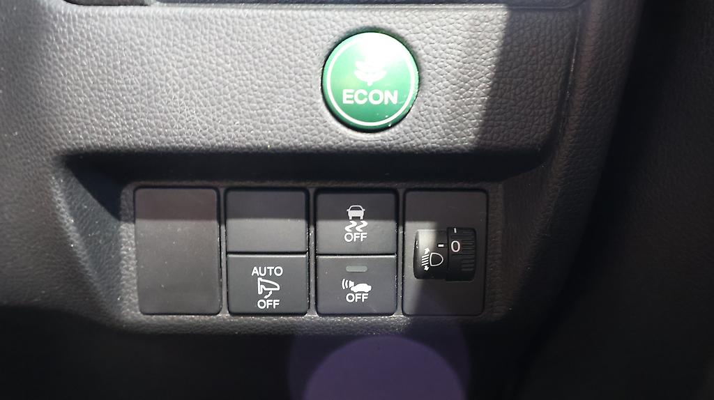 Honda Fit Hybrid F Package image 317911