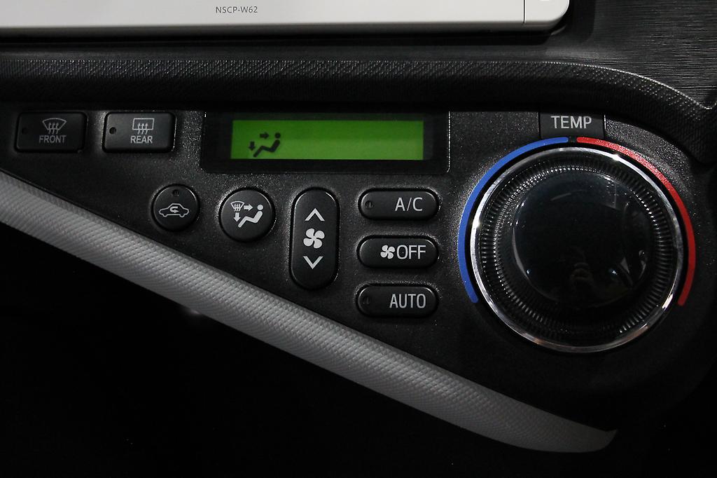 Toyota Aqua S Smart Entry Pkg, Push Start, Reverse Camera, Heated Seats image 308036