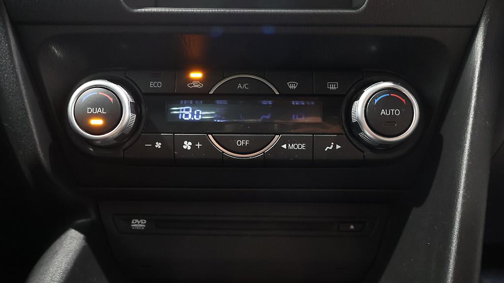 Mazda Axela Hybrid-C image 307345