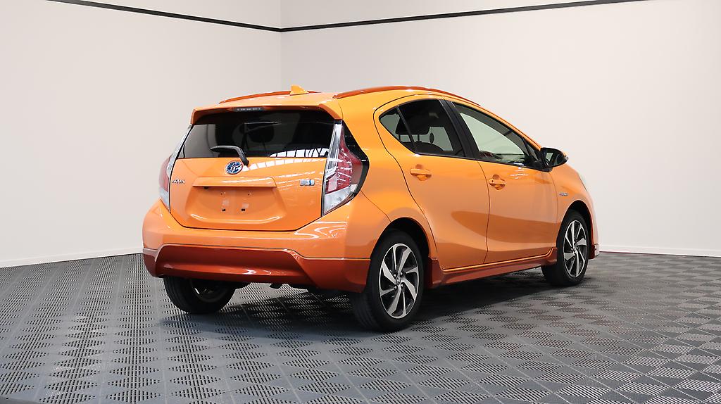 Toyota Aqua X-Urban –  Push Button Start image 304633