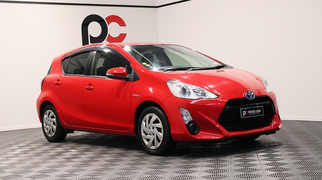 Toyota Aqua  Model, Push Button Start, Reverse Camera image 305745