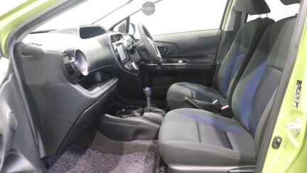 Toyota Aqua S Model, Push Start, Lane Departure Warning – Auto Headlights image 304174