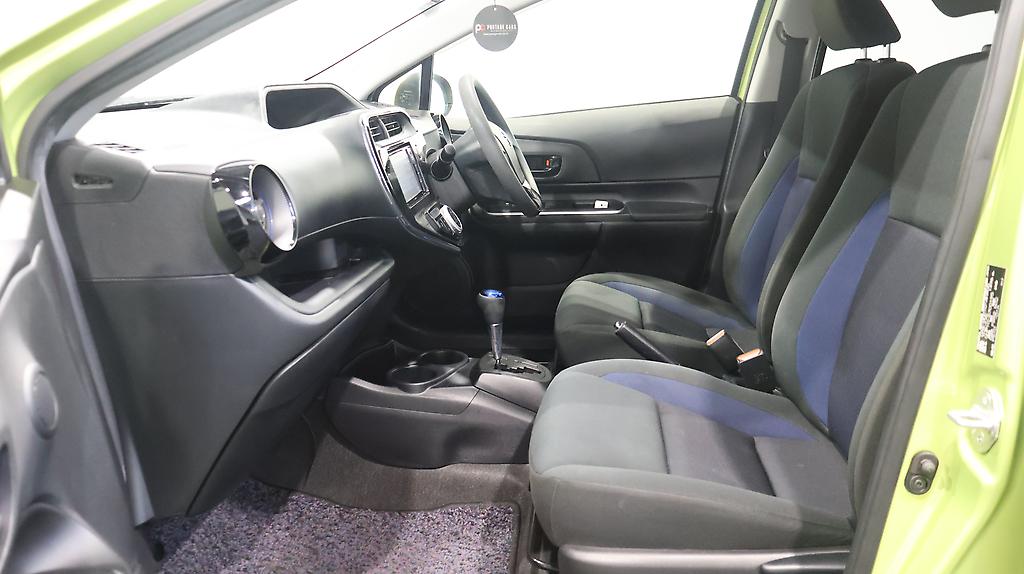 Toyota Aqua S Model, Push Start, Lane Departure Warning – Auto Headlights image 304174