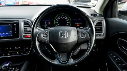 Honda Vezel Hybrid Z Top Spec, Half Leather, Reverse camera image 305020